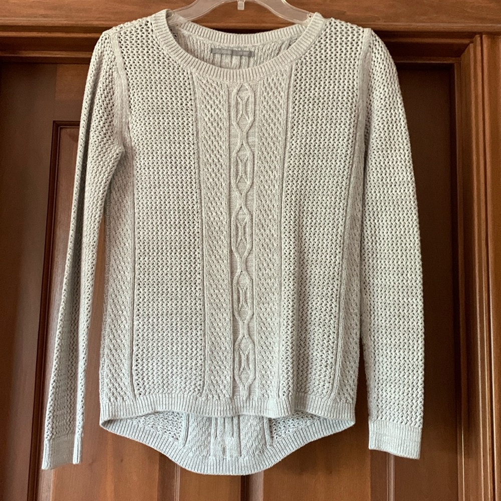 Gray sweater. Rubbish size extra small